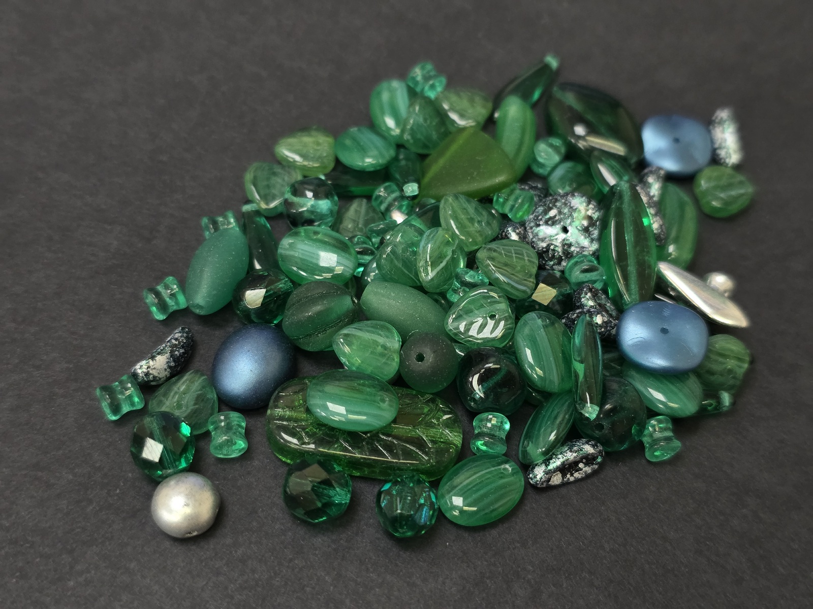 Мікс намистин Preciosa 50 грам Emerald-1