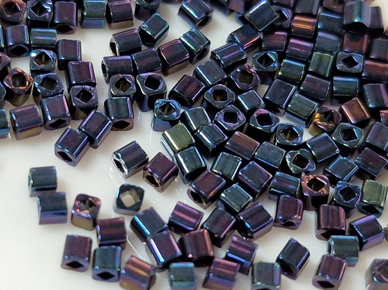 Бісер 5г TOHO Cube 1,5mm Metallic Cosmos TC-01-88