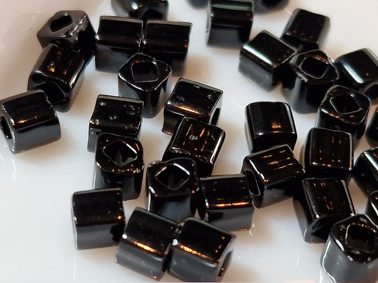 Бісер 5г TOHO Cube 4mm Opaque Jet TC-04-49