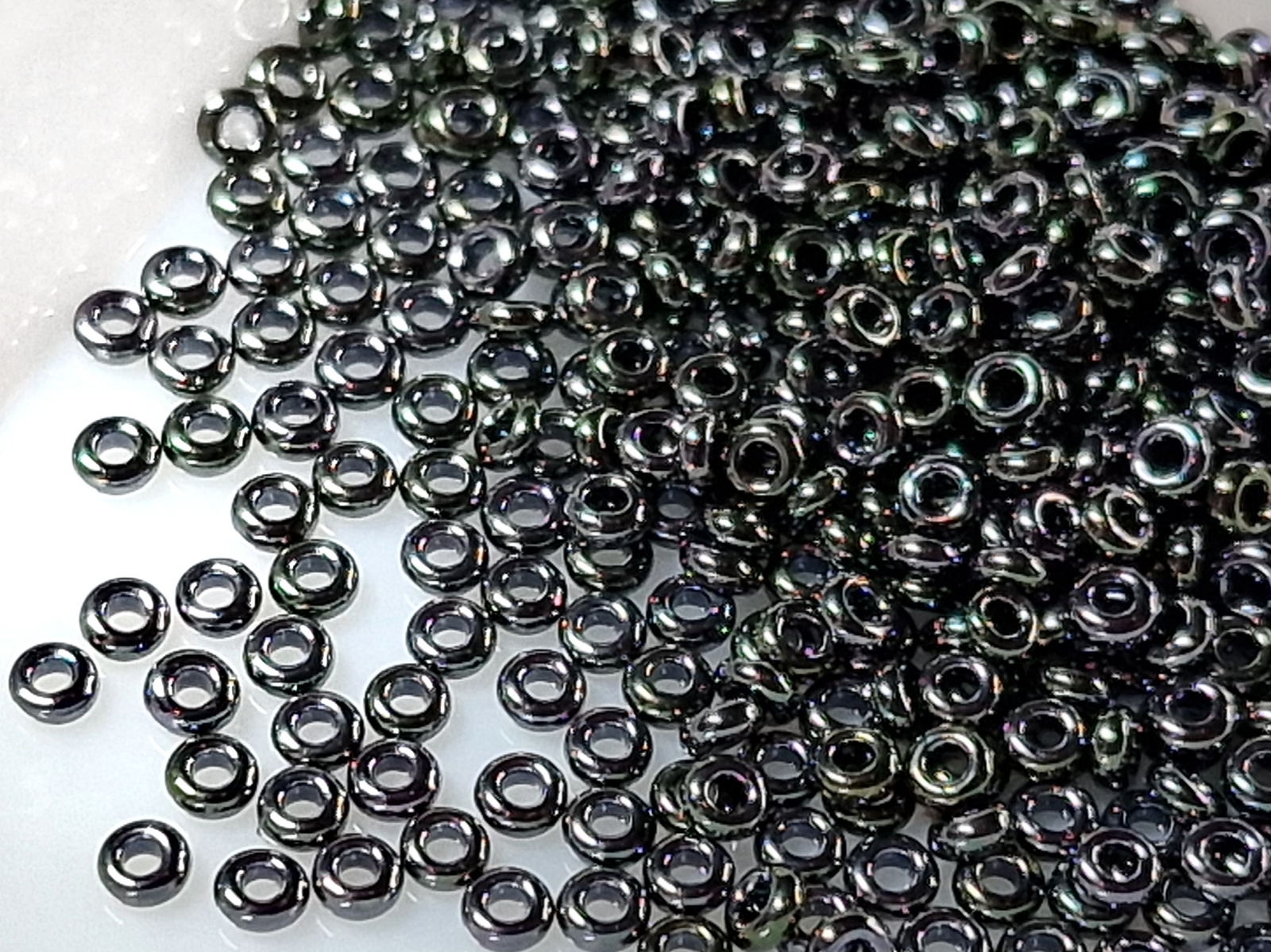 Бісер 5г TOHO Demi Round 11/0 2.2mm Metallic c Moss TN-11-89