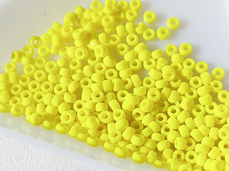 Бісер 5г 11-9404 круглий 11/0 Miyuki Колір OPAQUE YELLOW