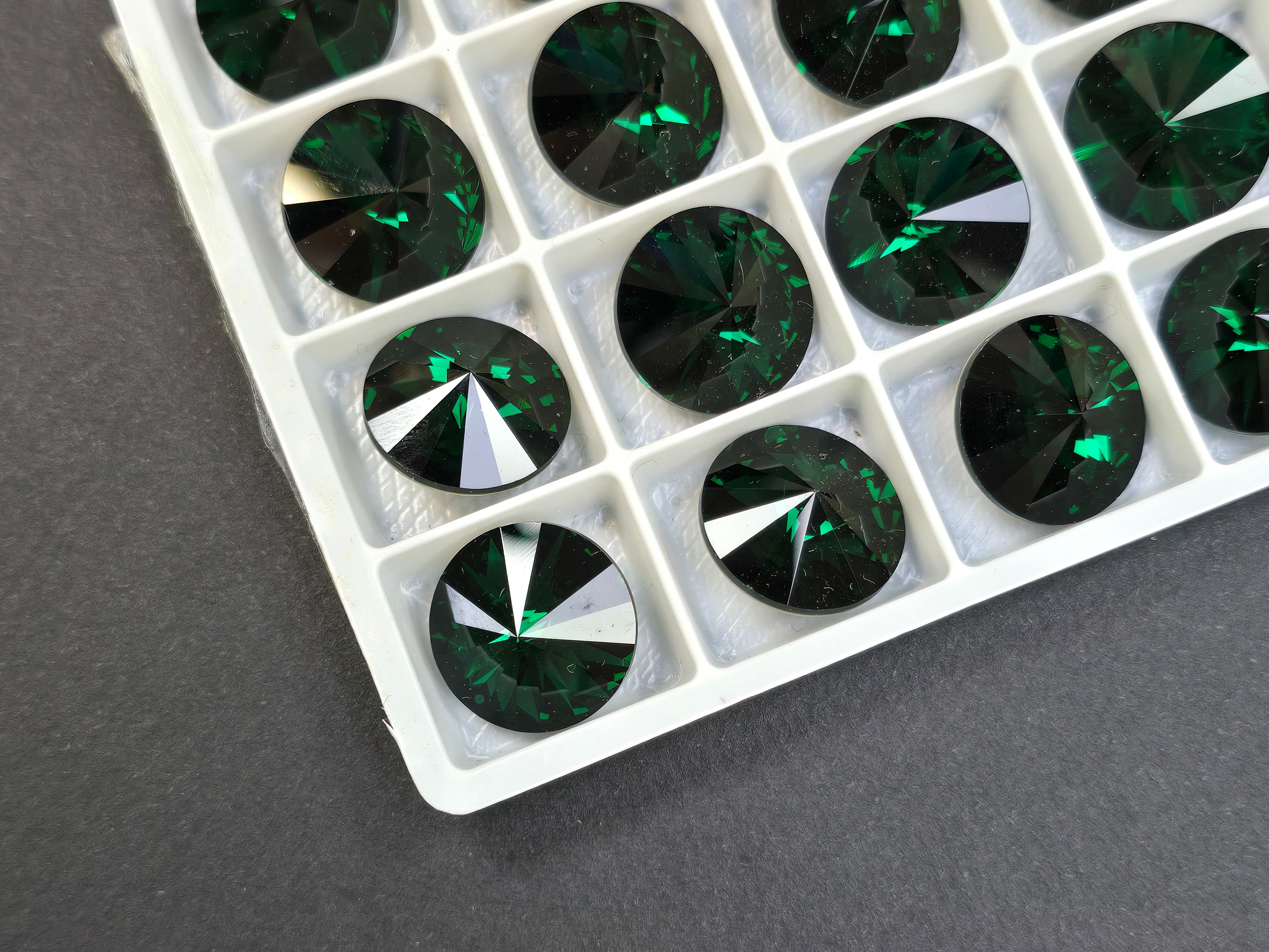 Кристал ріволі К9 скло, 16mm Колір Dark Emerald