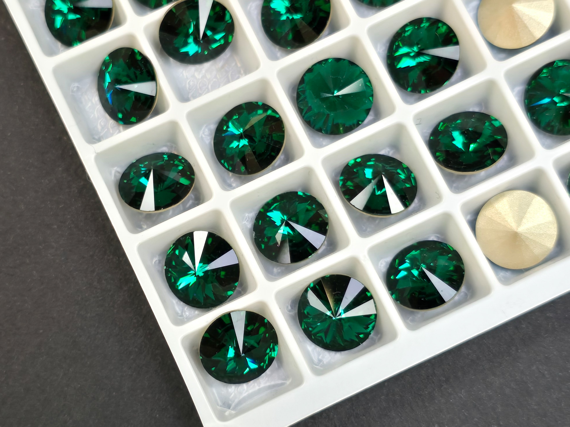 Кристал К9 Ріволі Скло 10,5мм Колір Emerald