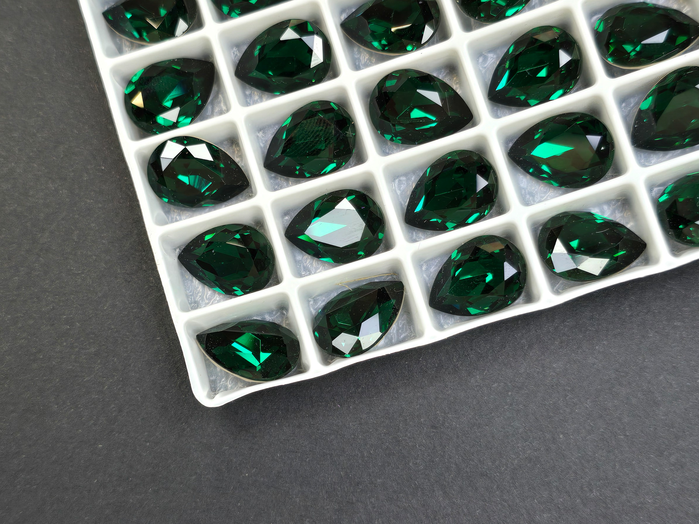 Кристали скло К9 Крапля 14х10мм колір Dark Emerald