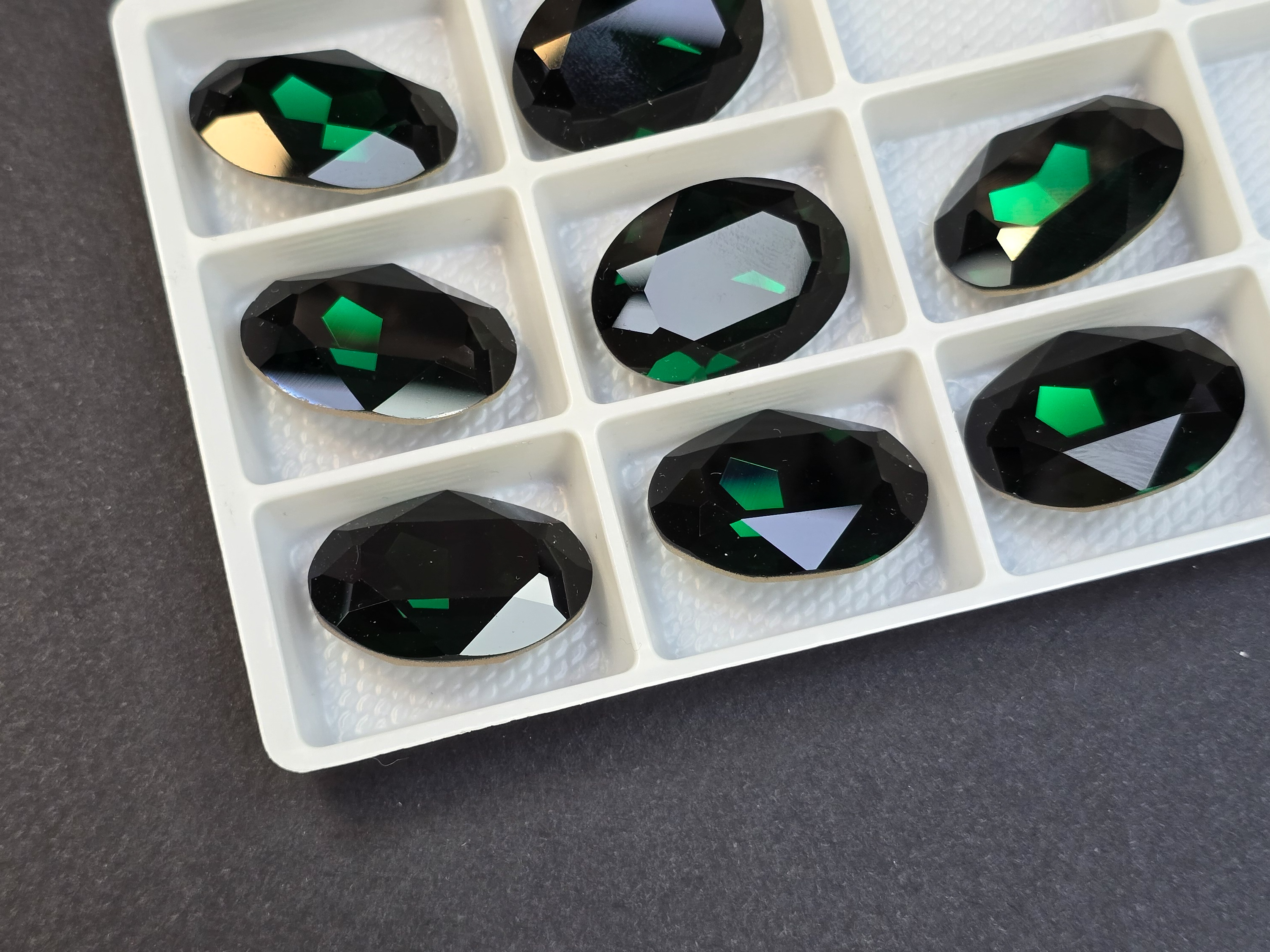Кристал К9 Овал 20*30мм Колір Dark Emerald