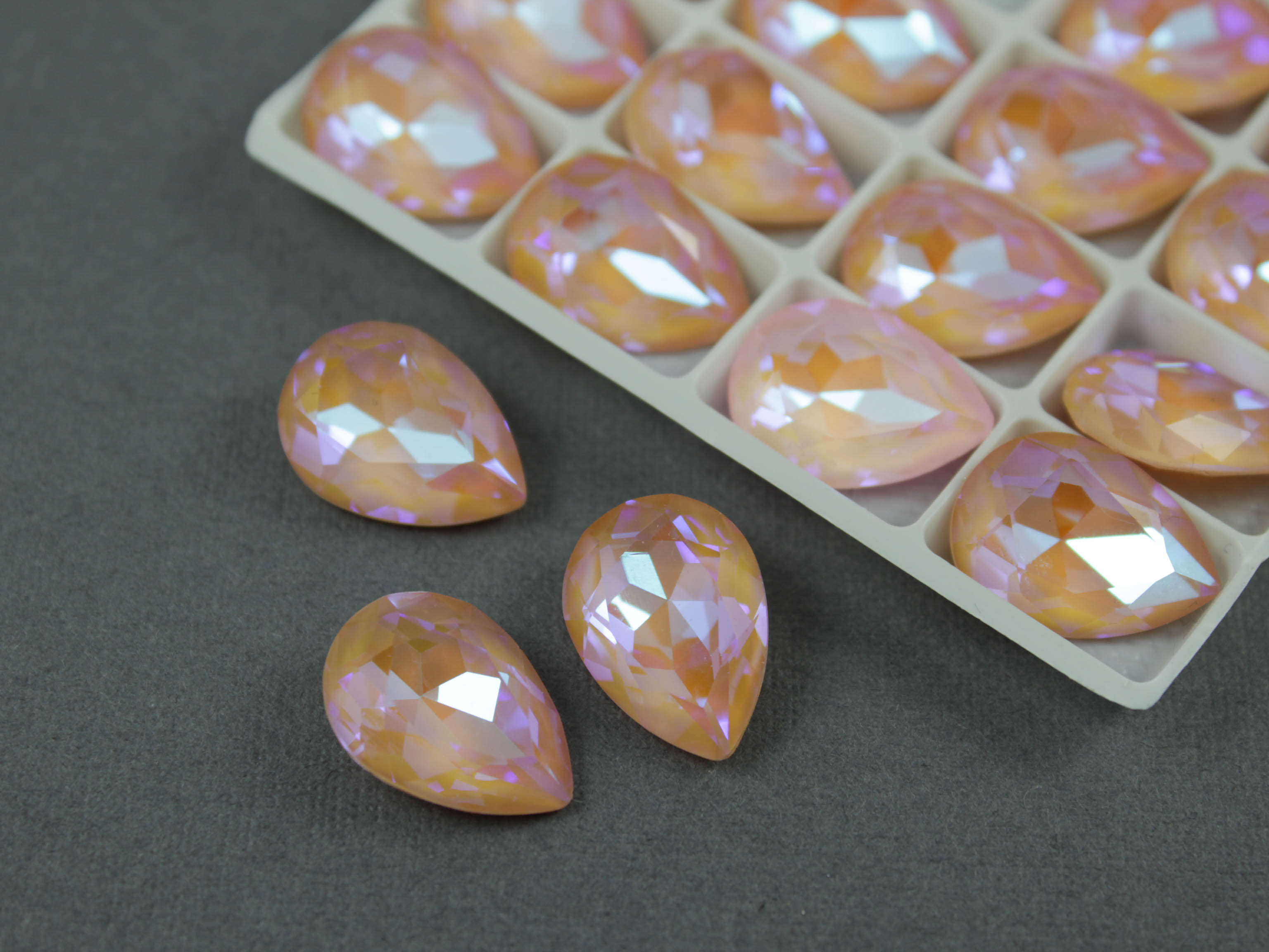 Кристал Крапля 18х13мм колір light smoked topaz