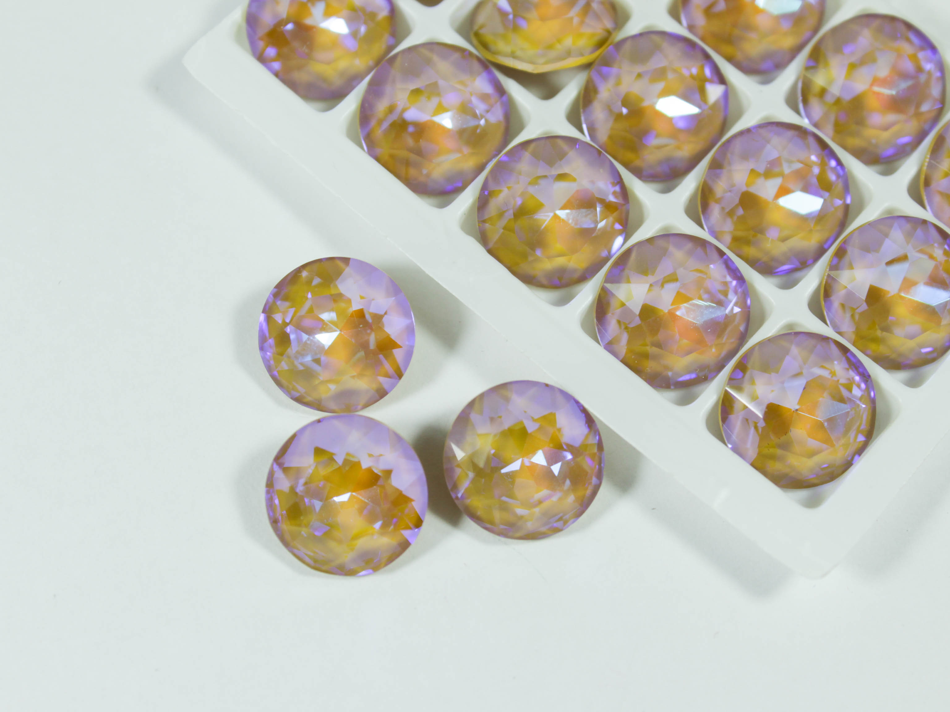 Кристал круглий 14мм лаковий light smoked topaz AB