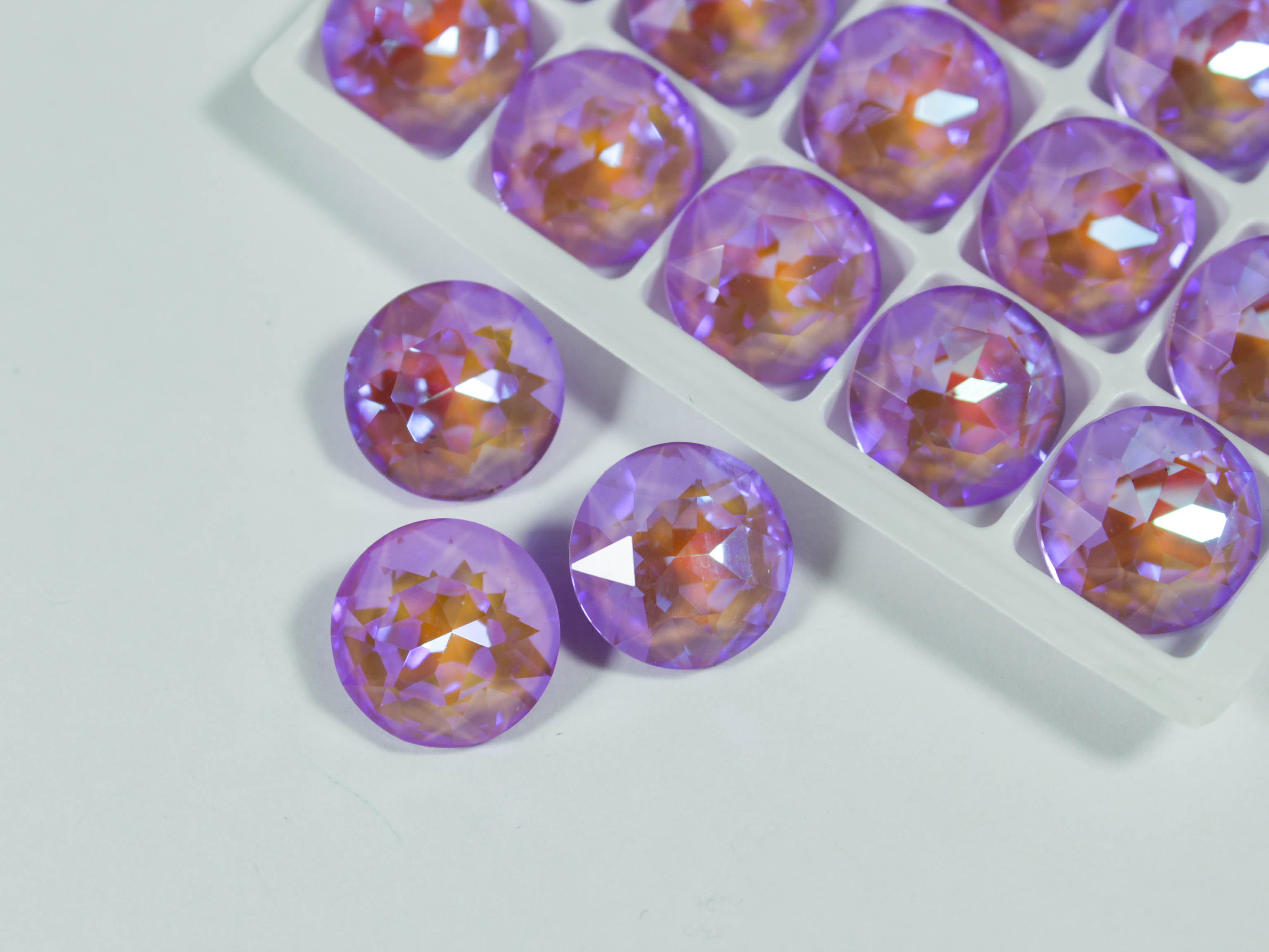Кристал круглий 14мм лаковий Tanzanite AB