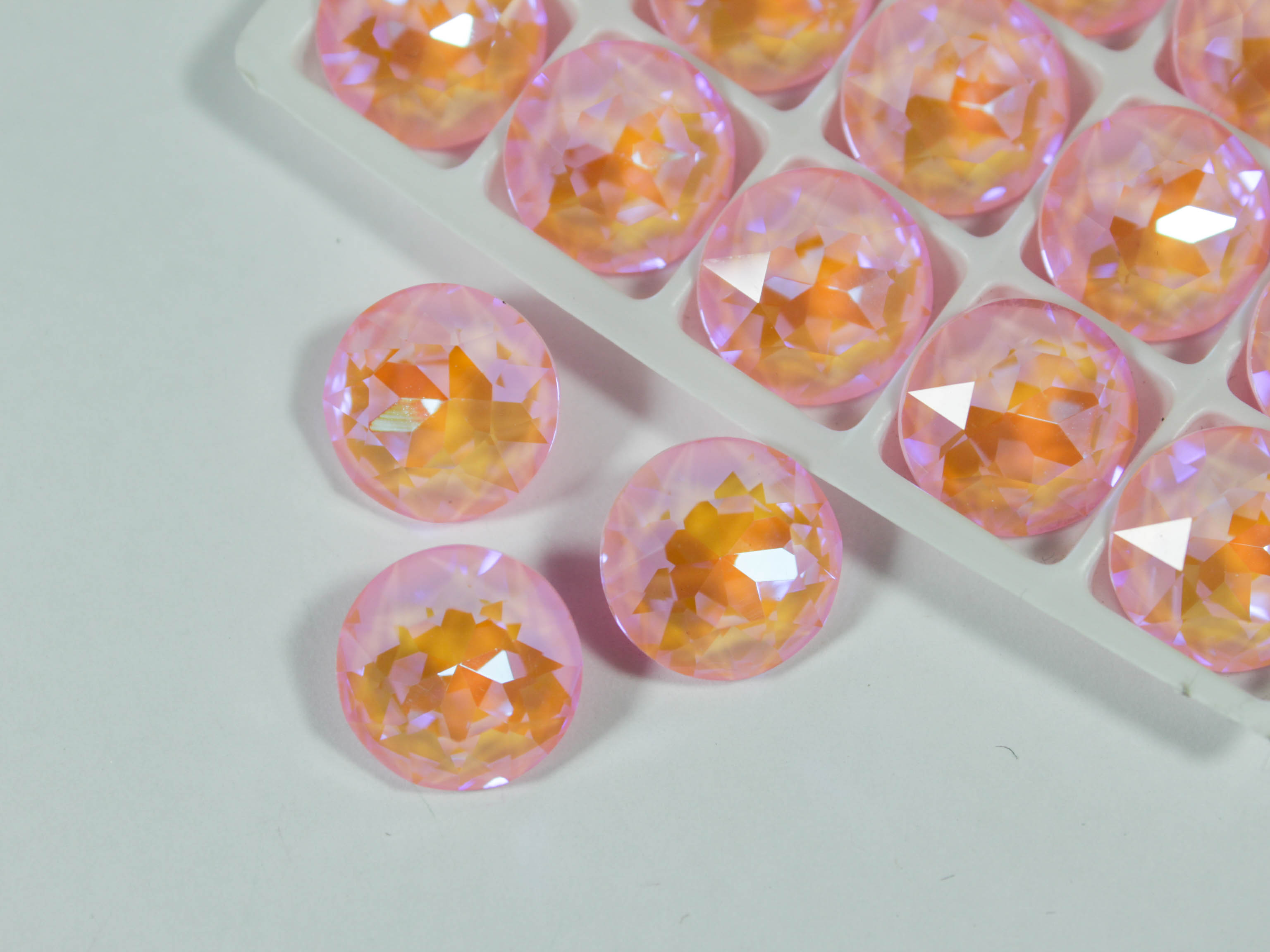 Кристал круглий 14мм лаковий Light Rose AB