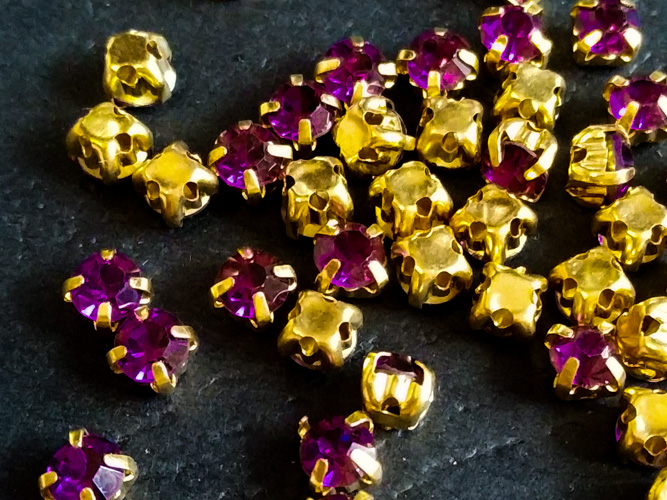 Шатони 4мм колір Purple Grape, оправа колір золото