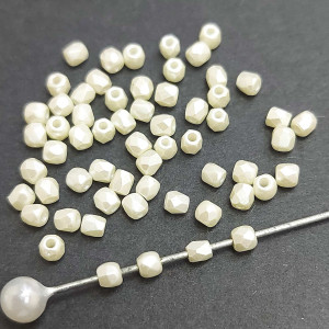 Fire polished 2 MM ALABASTER PASTEL LT.CREAM