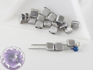 2-hole Squares 6x6mm Crystal Etched Labrador Full