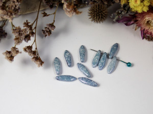 1-hole Glass Daggers 16x5mm Chalk White Teracota Blue