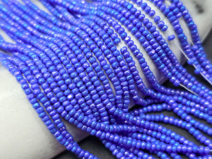 Бісер шарлотка Preciosa 13/0 на нитці Blue purple