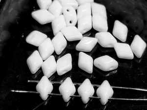 Намистини 2г MiniGemDuo 6x4mm (25-29 шт) White