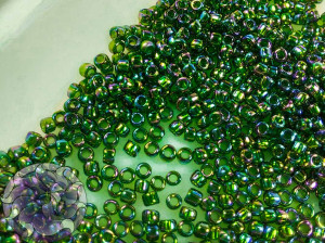5г Бісер TOHO круглий 15/0 Transparent-Rainbow Olivine TR-15-180