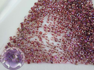 5г Бісер TOHO круглий 15/0 Inside-Color Rainbow Crystal/Strawberry-Lined TR-15-771