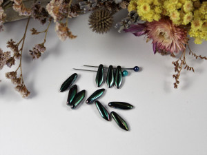 2-hole Glass Daggers 16x5mm Jet Full Apricot Medium