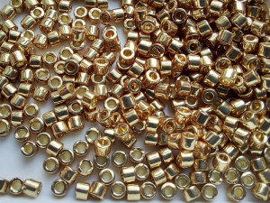 Бісер 1г DB0034 11/0 Miyuki Delica Колір 24kt Light Gold Plated
