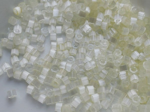 DB0672 Бісер 5 грам Cream Silk Satin 11/0 Miyuki Delica Bead 