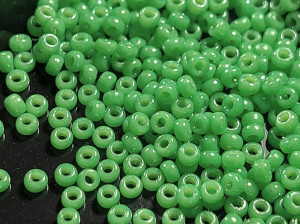 Бісер 5г 11-4476 круглий 11/0 Miyuki Колір Duracoat Dyed Opaque Fiji Green