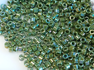 DB1575 Бісер 5 грамм Opaque Avocado AB 11/0 Miyuki Delica Bead