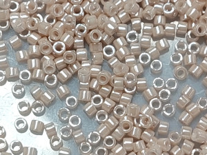 DB1535 Бісер 5 грамм Opaque Pink Champagne Ceylon 11/0 Miyuki Delica Bead