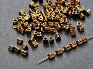 Бісер 5г TOHO Triangle 11/0 Bronze TG-11-221