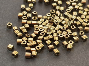 Бісер 5г TOHO Cube 1,5mm Antique Bronze TC-01-223