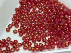 Бісер 5г TOHO Round 11/0 PermaFinish - Silver-Lined Milky Pomegranate TR-11-PF2113