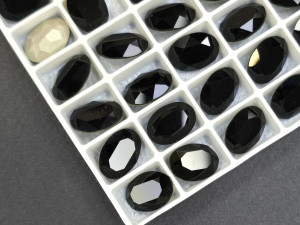Кристал К9 Овал 14х10 Колір Black