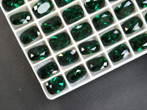 Кристал К9 форма прямокутник скруглений,10*14мм, колір Dark Emerald