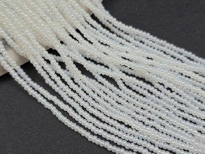 Бісер Preciosa 11/0 на нитці White opaque