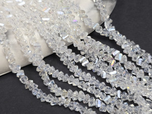 Намистини фігурні трикутник скло 4,5-6мм, нитка 30см, колір Crystal AB