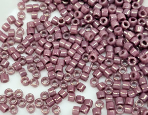 DB0265 Бісер 5 грамм Opaque Mauve Luster 11/0 Miyuki Delica Bead 