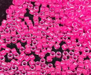 DB2035 Бісер 5 грамм LUMINOUS WILD STRAWBERRY 11/0 Miyuki Delica Bead 