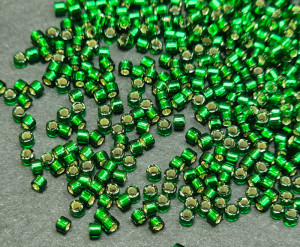 Бісер 5г DB0148 11/0 Miyuki Delica Колір Silver Lined Green