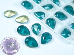 Кристал лаковий 14*10мм крапля колір emerald