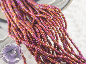 Бісер шарлотка 13/0 на нитці Opaque RUBY AB