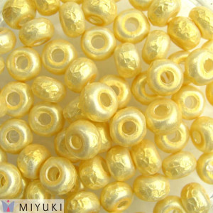 Miyuki Baroque 5/0 #3952 Champagne