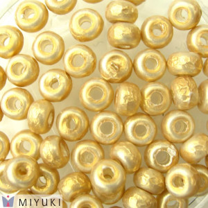 Miyuki Baroque 5/0 #3953 Beige