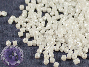 Бісер богемський Preciosa 3 cut 9/0 Opaque White Luster