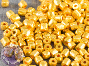Бісер богемський Preciosa 3 cut 9/0 Opaque Gold Premium
