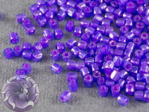Бісер богемський Preciosa 3 cut 9/0 Transparent Sapphire Pink Lined Rainbow