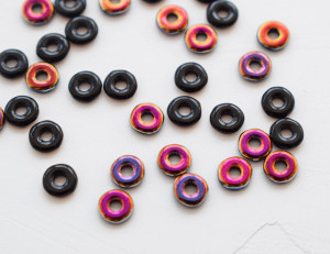 O bead ® 2 x 4 mm JET SLIPERIT