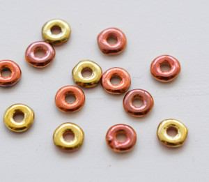 O bead ® 2 x 4 mm Jet California Gold Rush