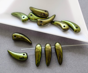 Czech Tooth Dagger Beads 16*6mm Olivine