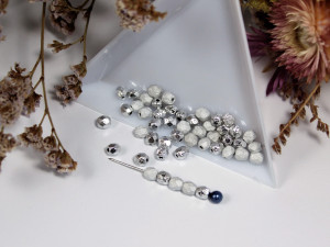 Fire polished 4mm Crystal Etched Labrador Full
