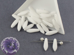 2-hole Glass Daggers 5x16mm Chalk White Matted