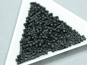 Бісер 5г TOHO- Hexagon 11/0 Opaque- Frosted Jet